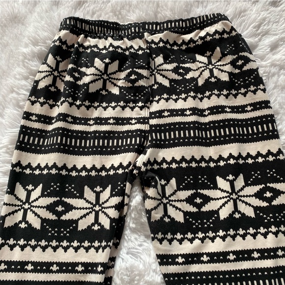 YPP Winter Holiday North Star Leggings - Picture 9 of 10